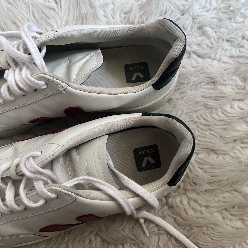 Veja V-10 Sneakers - Picture 6 of 9
